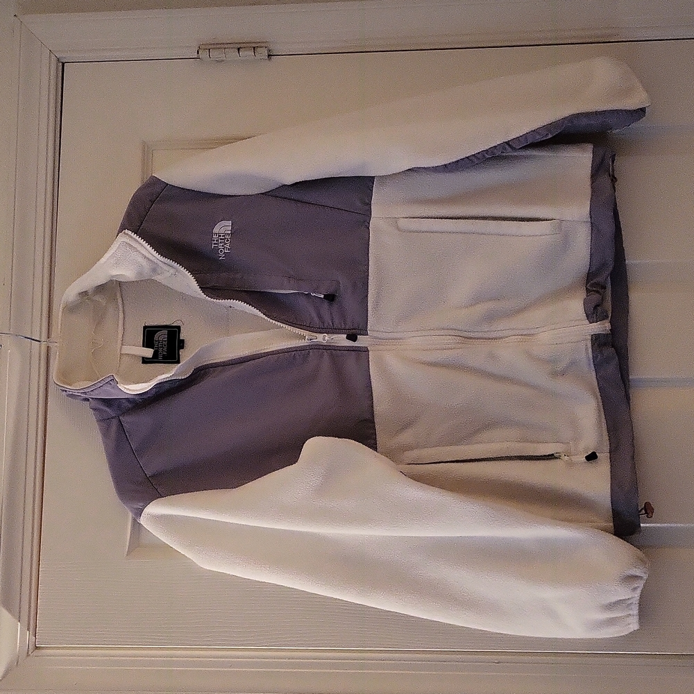 THE NORTH FACE DENALI JACKET CREAM AND GREY GOOD CONDITION.